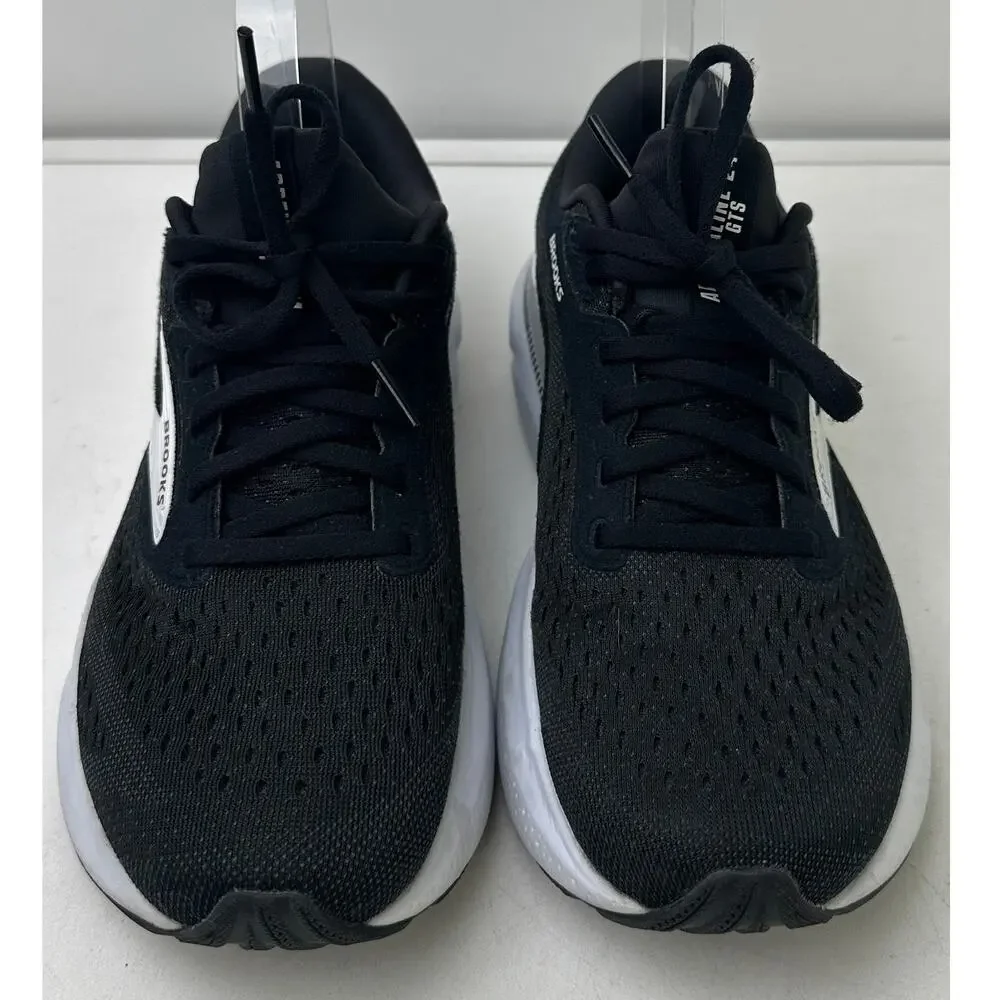 Brooks this pair